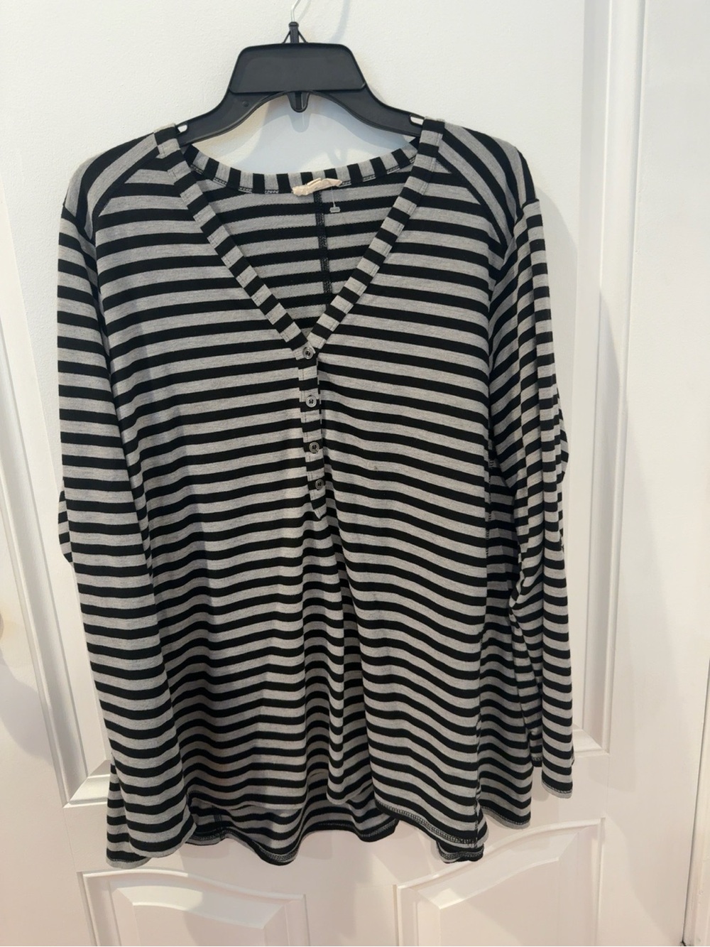 Love and Always 2X Black Gray Striped V-Neck Button Long Sleeve Tunic Top